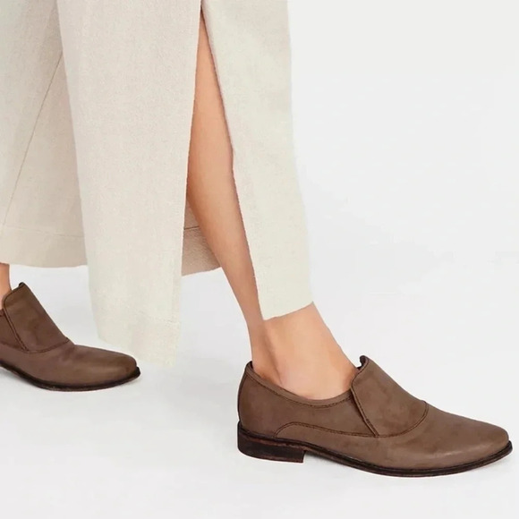 Free People Brady Pointed Toe Slip-On Loafer Size 38.5 - US 8.5 Leather Shooties - Picture 1 of 16